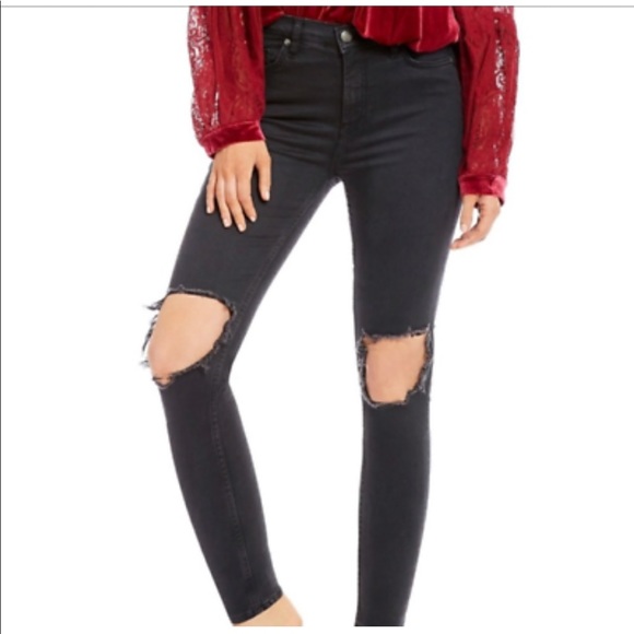 Free People Denim - Free People Open Knee Frayed Jeans 28